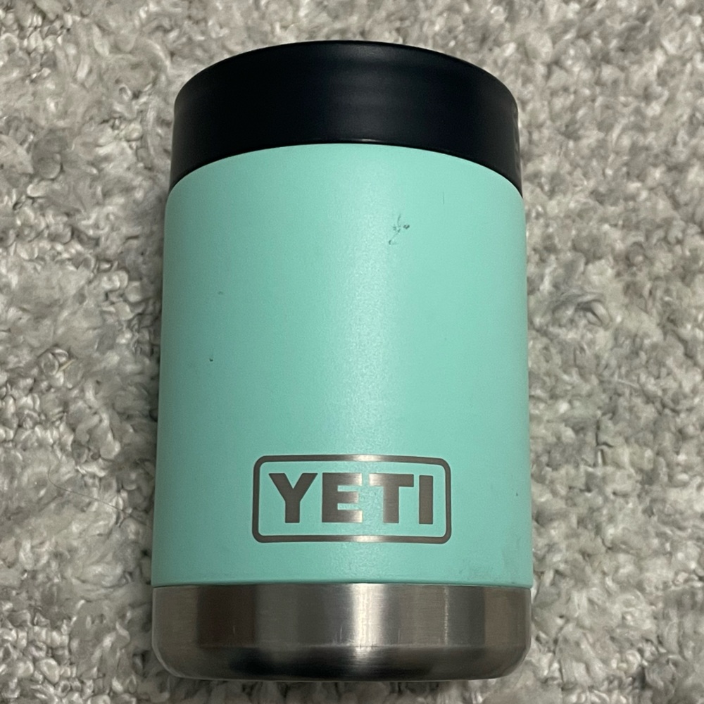 Yeti Can Holder
